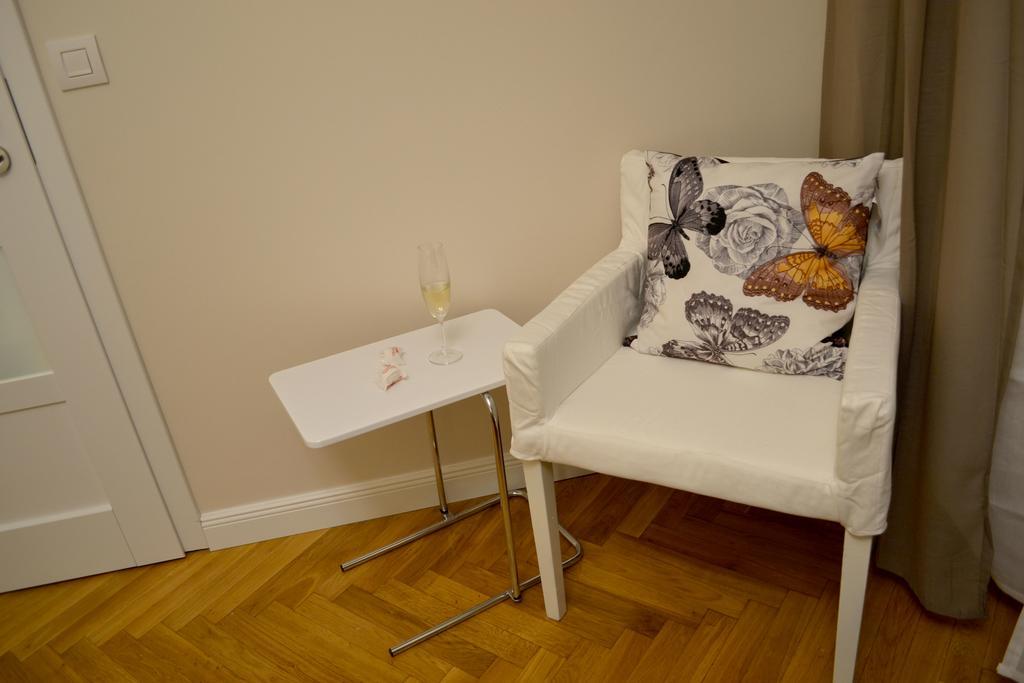 Vojtesska Apartment By Ruterra Praag Buitenkant foto