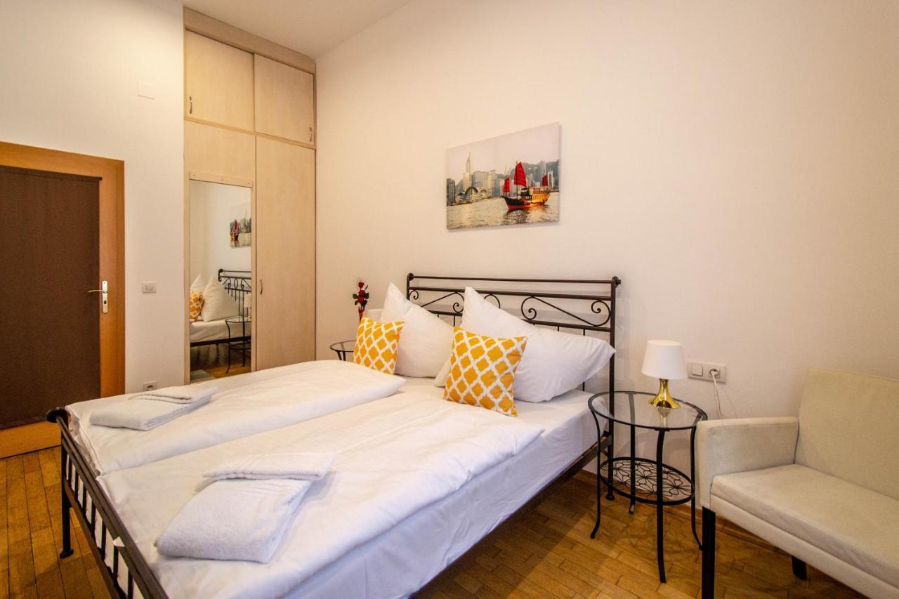Vojtesska Apartment By Ruterra Praag Buitenkant foto
