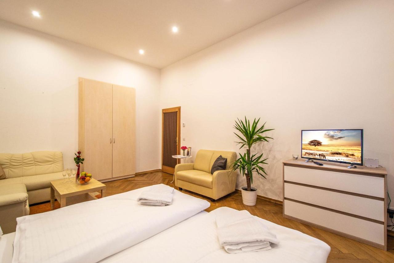 Vojtesska Apartment By Ruterra Praag Buitenkant foto