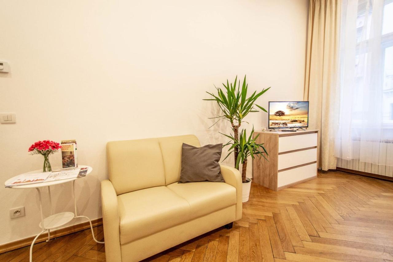 Vojtesska Apartment By Ruterra Praag Buitenkant foto